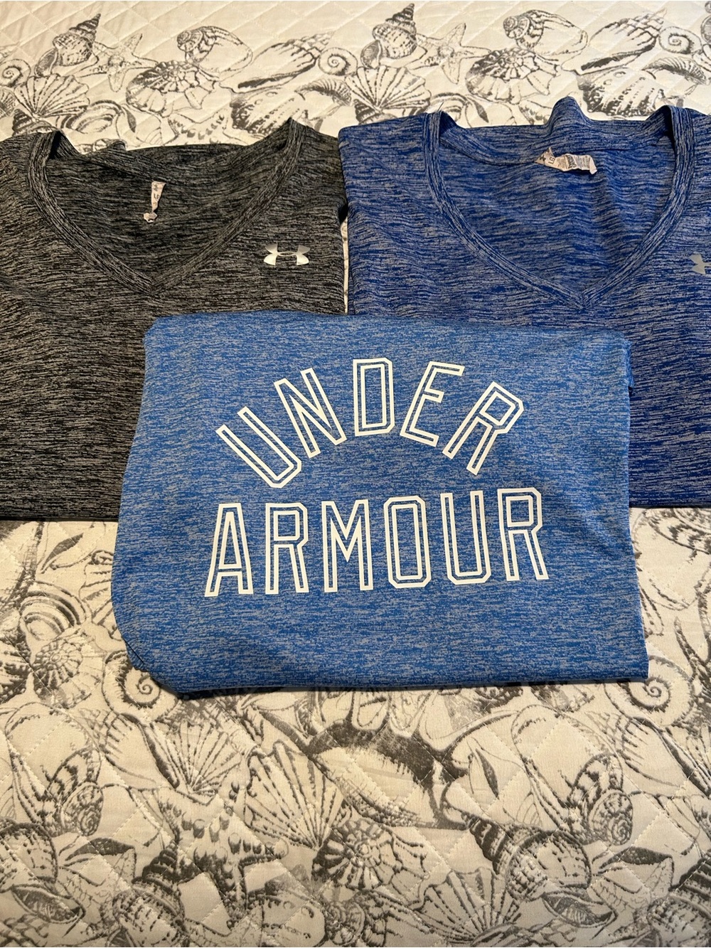 Under Armour Blue and Charcoal Heather Graphic Tee Set